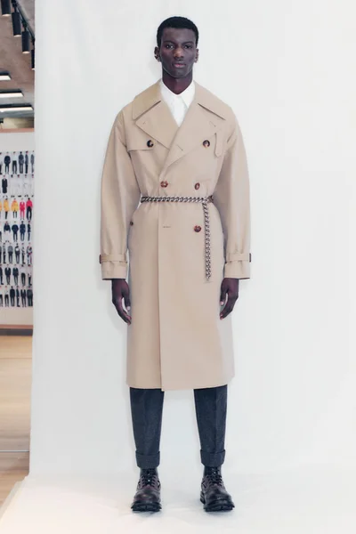 Look 15